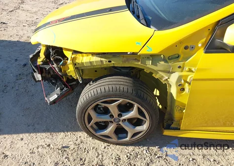 2017 Ford Focus St z USA, uszkodzony, nr VIN 1FADP3L9XHL319740